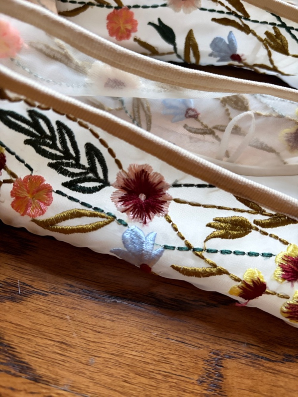 Zara White Floral Embroidered Ballet Flats - Picture 5 of 8